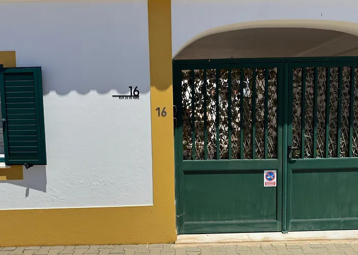 Quarto Duplo Com Varanda E Casa De Banho Partilhada - Em Casa De Praia Do Almograve T2 - Trilho Dos Pescadores