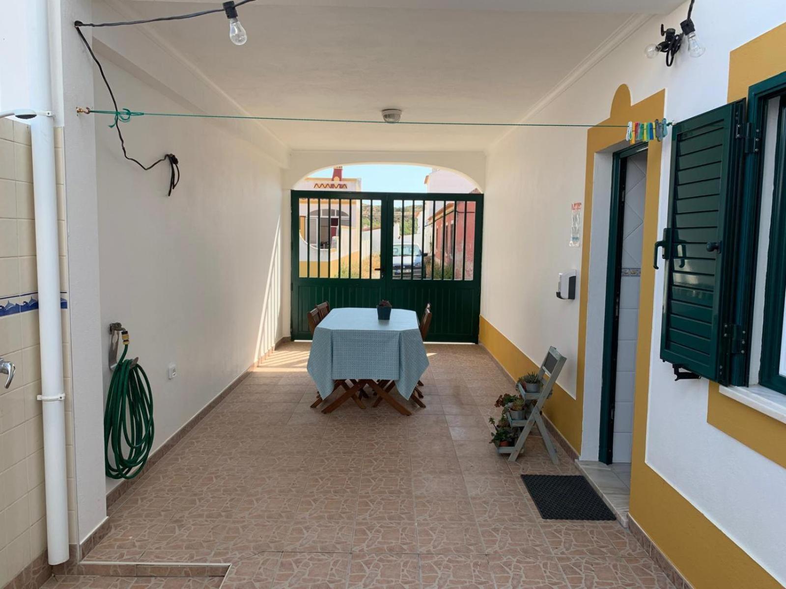 Duplo Com Varanda E Casa De Banho Partilhada - Em Casa De Do T2 - Trilho Dos Pescadores Homestay *